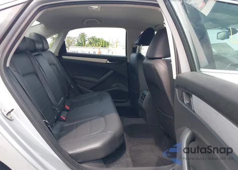 2013 Volkswagen Passat 2.5L Se z USA, uszkodzony, nr VIN 1VWBP7A31DC131445